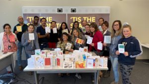 Lana and Cisco employees in San Jose make holiday cards for veterans.