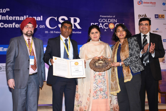 (Pictured left to right: Lt. Gen. J. S. Ahluwalia, President, Institute of Directors, India; Praveen Vasudeva, Workplace Resources, Cisco; Mrs. Pankaja Gopinathrao Munde, Minister of Rural Development and Water Conservation; Archana Sahay, Community Relations, Cisco; and Mr. Vijay Karia, Chairman & Managing Director, Ravin Group)