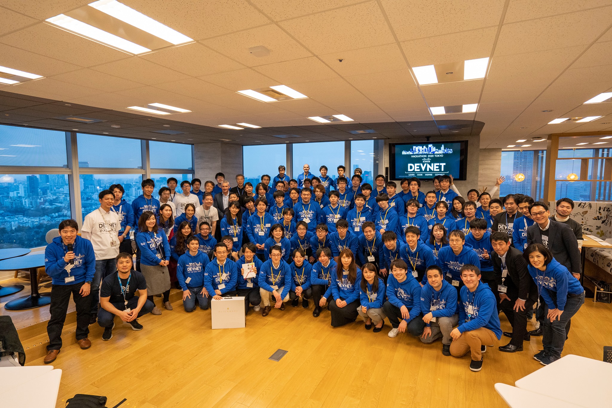 Cisco DevNet アイデアソン&amp;ハッカソン2020東京開催時の集合写真　　　　　　　　　　　　　　　　掲載可否要確認[1]