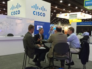 Andreas Mai, Director de Gestión de Productos para Cisco, lidera una conversación estratégica en el Congreso Mundial de Sistemas de Transporte Inteligente en Detroit.