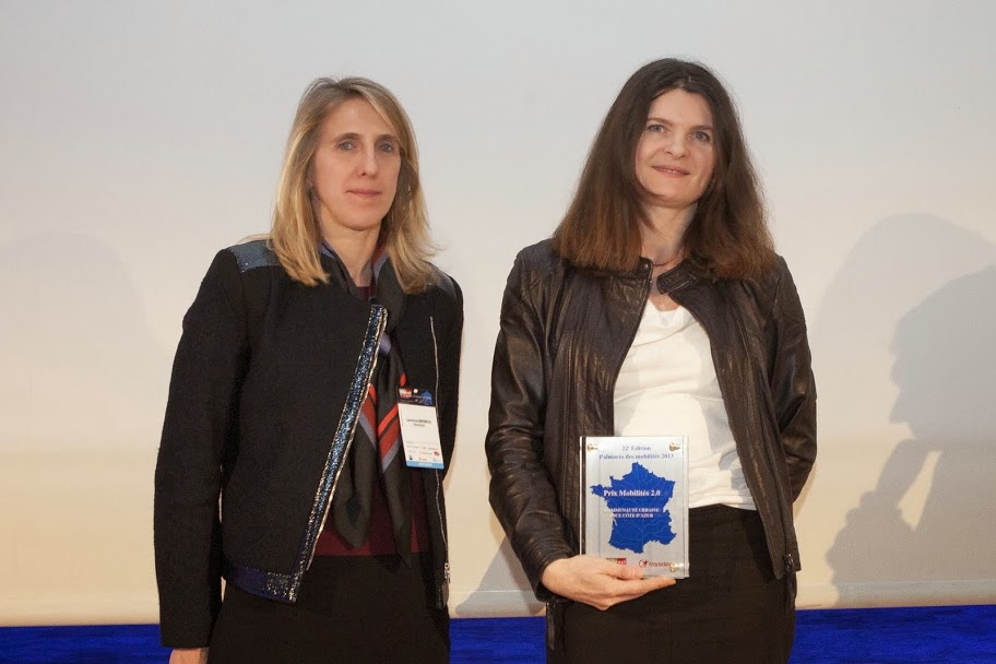 Florence Barale reçoit le prix Mobilité 2.0 (copyright Les Éditions La Vie du Rail. Photo Alain Bénard Photographe).