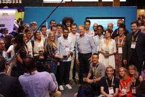 John Chambers et les lauréats du SwitchUp Challenge 2017 
